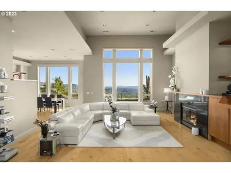 9929 NW Upton Court Portland OR 97229