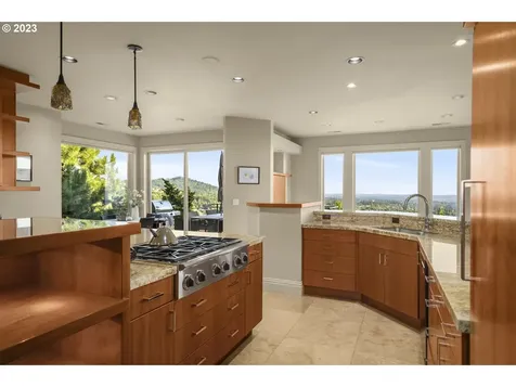 9929 NW Upton Court Portland OR 97229
