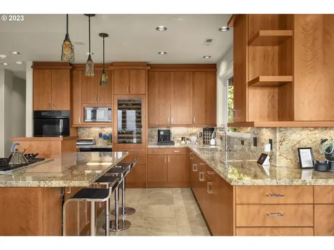9929 NW Upton Court Portland OR 97229