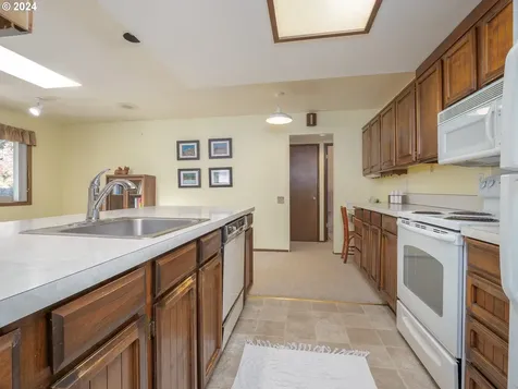 15775 SW Highland Court Portland OR 97224
