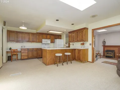 15775 SW Highland Court Portland OR 97224