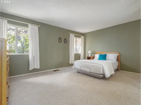 15775 SW Highland Court Portland OR 97224
