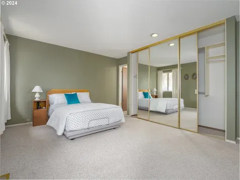 15775 SW Highland Court Portland OR 97224