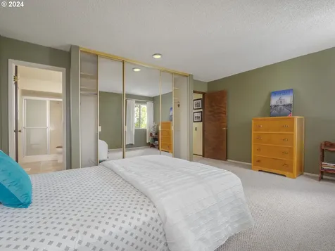 15775 SW Highland Court Portland OR 97224