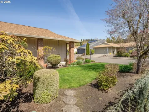 15775 SW Highland Court Portland OR 97224