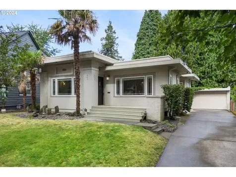 4361 Ne Hazelfern Place Portland OR 97213