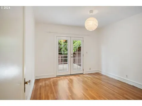 4361 Ne Hazelfern Place Portland OR 97213