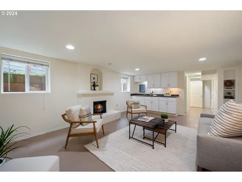 4361 Ne Hazelfern Place Portland OR 97213