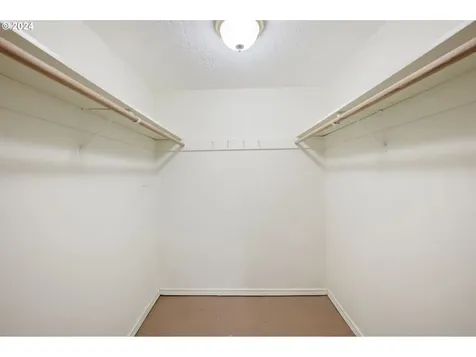 4361 Ne Hazelfern Place Portland OR 97213