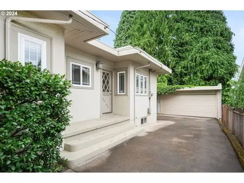 4361 Ne Hazelfern Place Portland OR 97213