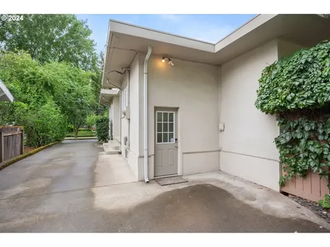 4361 Ne Hazelfern Place Portland OR 97213
