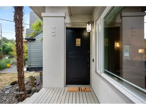 4361 Ne Hazelfern Place Portland OR 97213