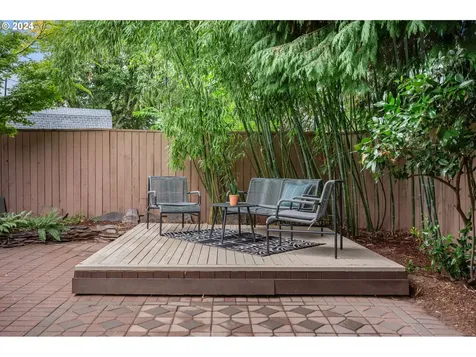 4361 Ne Hazelfern Place Portland OR 97213