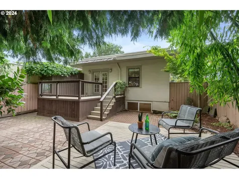 4361 Ne Hazelfern Place Portland OR 97213