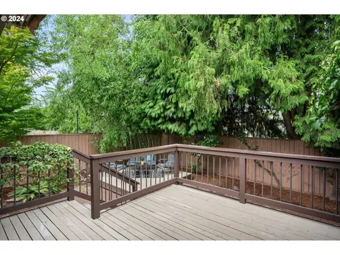 4361 Ne Hazelfern Place Portland OR 97213