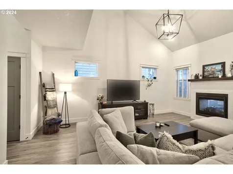 2283 Deer Avenue Stayton OR 97383