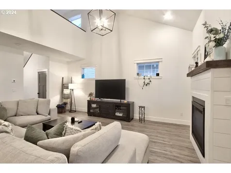 2283 Deer Avenue Stayton OR 97383