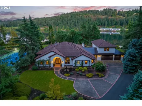 24220 SW Petes Mountain Road West Linn OR 97068