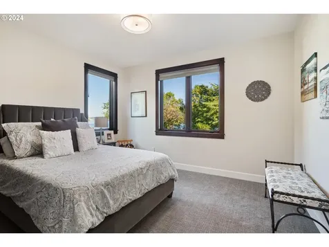 24220 SW Petes Mountain Road West Linn OR 97068