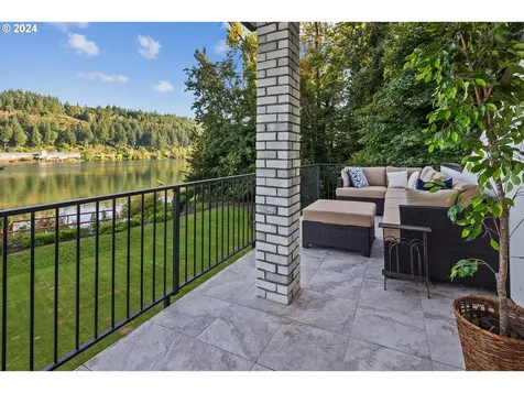 24220 SW Petes Mountain Road West Linn OR 97068