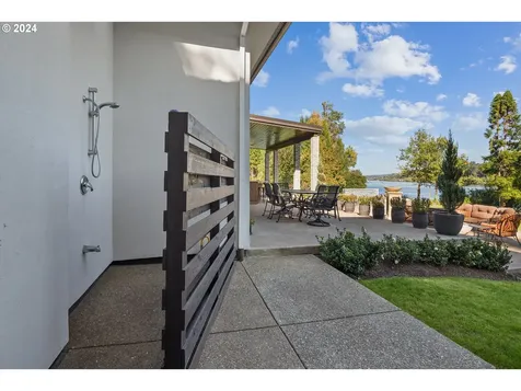 24220 SW Petes Mountain Road West Linn OR 97068