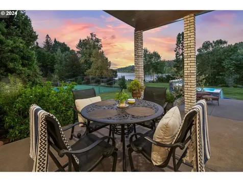 24220 SW Petes Mountain Road West Linn OR 97068