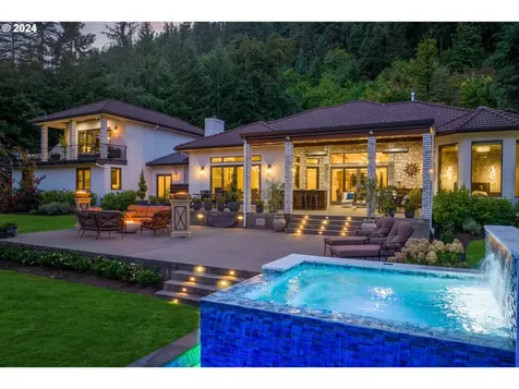 24220 SW Petes Mountain Road West Linn OR 97068