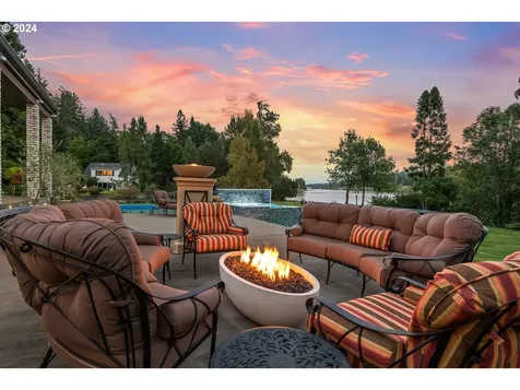 24220 SW Petes Mountain Road West Linn OR 97068