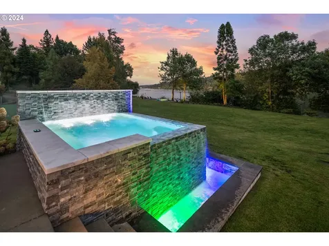 24220 SW Petes Mountain Road West Linn OR 97068