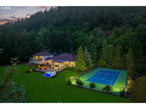 24220 SW Petes Mountain Road West Linn OR 97068