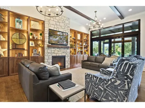 24220 SW Petes Mountain Road West Linn OR 97068