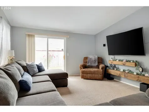 4639 Red Cherry Court Se Salem OR 97317