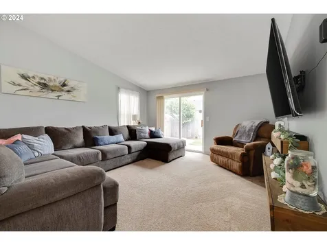 4639 Red Cherry Court Se Salem OR 97317