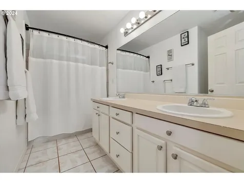 4639 Red Cherry Court Se Salem OR 97317