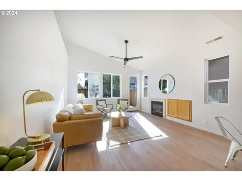 1763 Merlin Way Eugene OR 97402