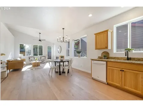 1763 Merlin Way Eugene OR 97402