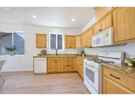 1763 Merlin Way Eugene OR 97402