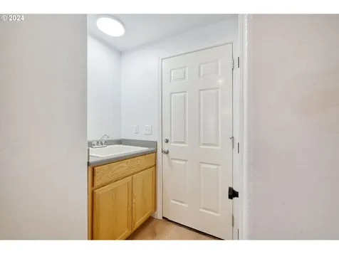 1763 Merlin Way Eugene OR 97402