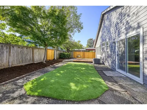 1763 Merlin Way Eugene OR 97402