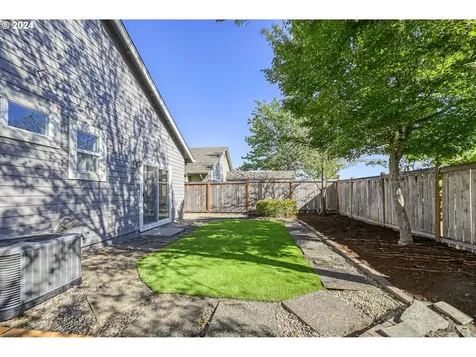 1763 Merlin Way Eugene OR 97402