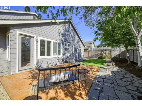 1763 Merlin Way Eugene OR 97402