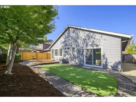 1763 Merlin Way Eugene OR 97402