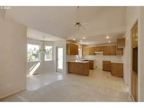917 Amity Court Woodburn OR 97071
