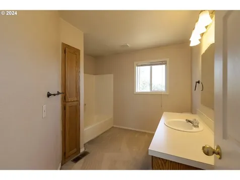 917 Amity Court Woodburn OR 97071