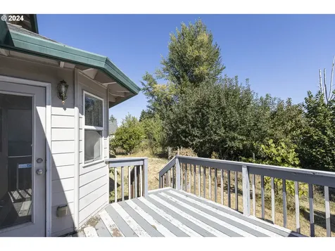 917 Amity Court Woodburn OR 97071