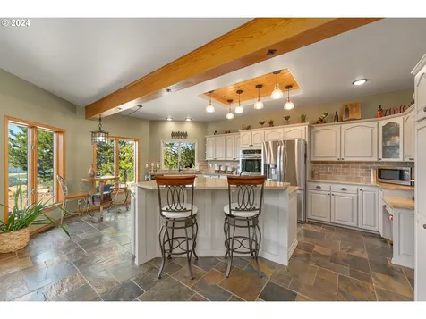 143 Redtail Ridge Lane Roseburg OR 97471