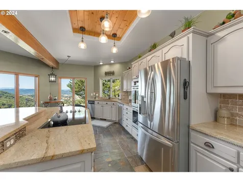 143 Redtail Ridge Lane Roseburg OR 97471