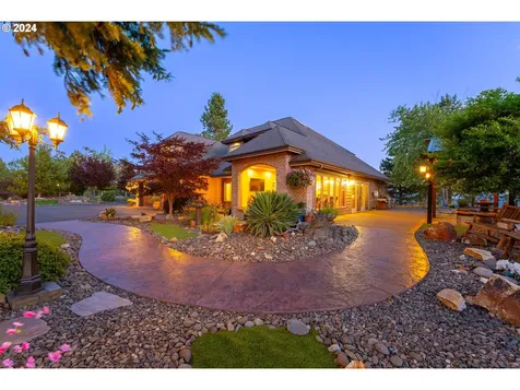 143 Redtail Ridge Lane Roseburg OR 97471