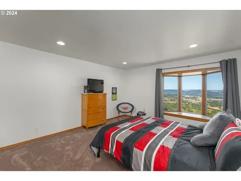 143 Redtail Ridge Lane Roseburg OR 97471