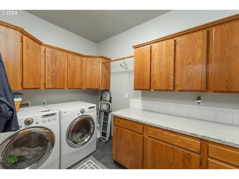 143 Redtail Ridge Lane Roseburg OR 97471